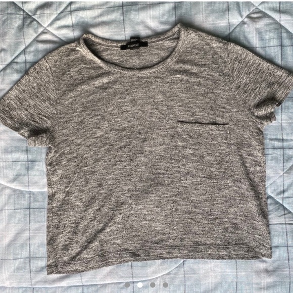 🤍 H&M crop top 🤍 - Picture 2 of 4